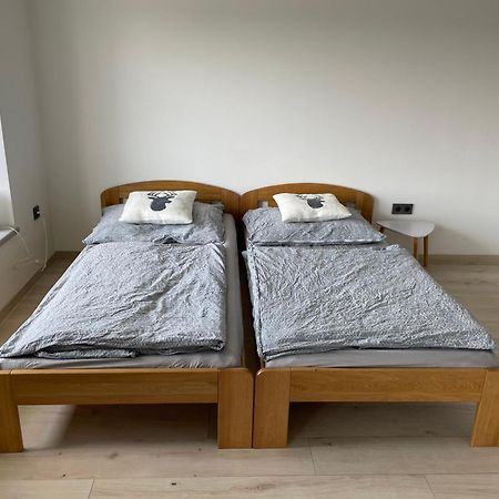 Soukromy Pokoj S Kuchyni A Koupelnou V Radovce 诺夫梅斯托纳马瑞夫 外观 照片